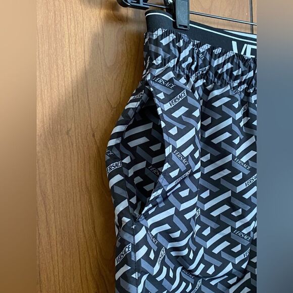 Versace  Logo Print Drawstring Swim Trunks size 4/ Large - Picture 10 of 15